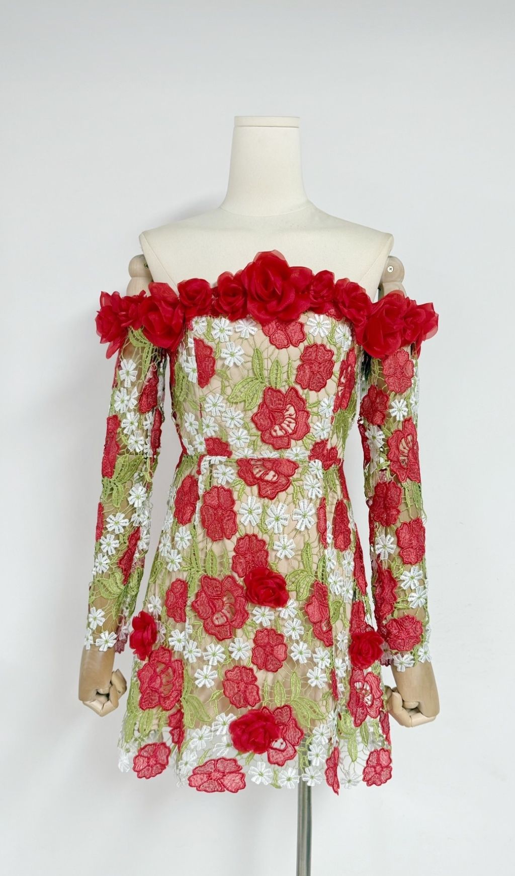 002964412bc8ca2b27cc362e09a8c533.jpg Fashionslee Women Ellasyn Flower Long Sleeve Mini Dress
