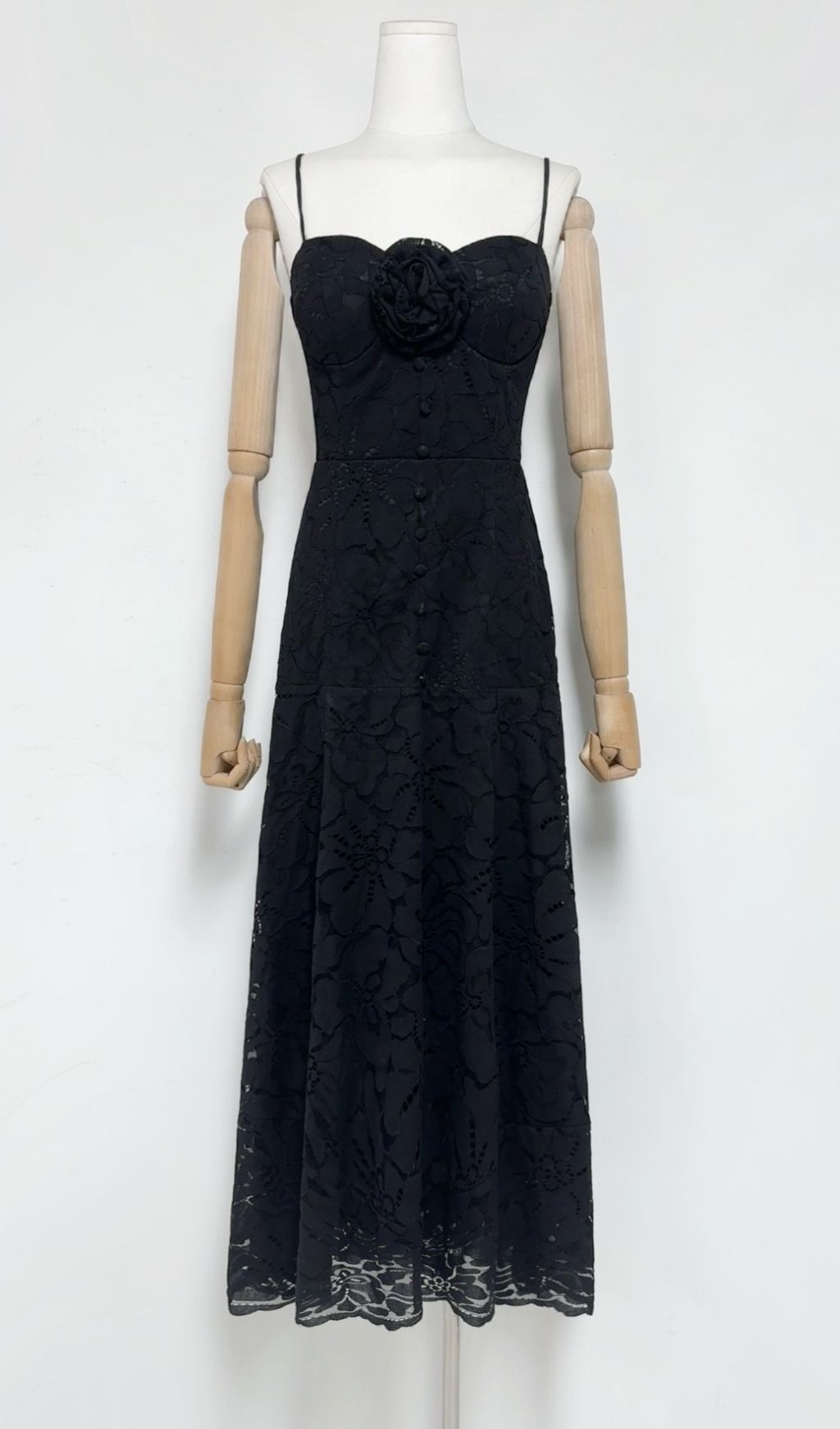 0034f1092a36e41b3a8f9b35fe5c7f48.jpg Fashionslee Women Dhanya Spaghetti Flower Midi Dress