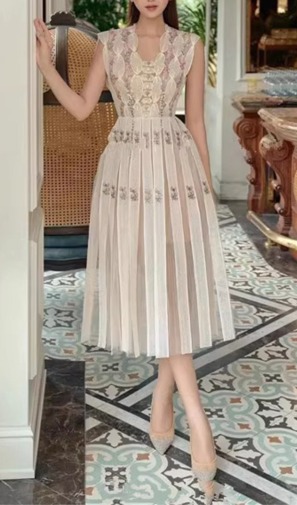 Fashionslee Women Arwyn Floral Embroidery Midi Dress