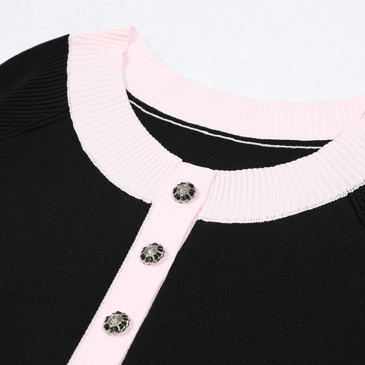 030b4c4344fa0f34bf3b404c00092c86.webp Fashionslee Women Elwyn Black Long Sleeve Knit Mini Dress