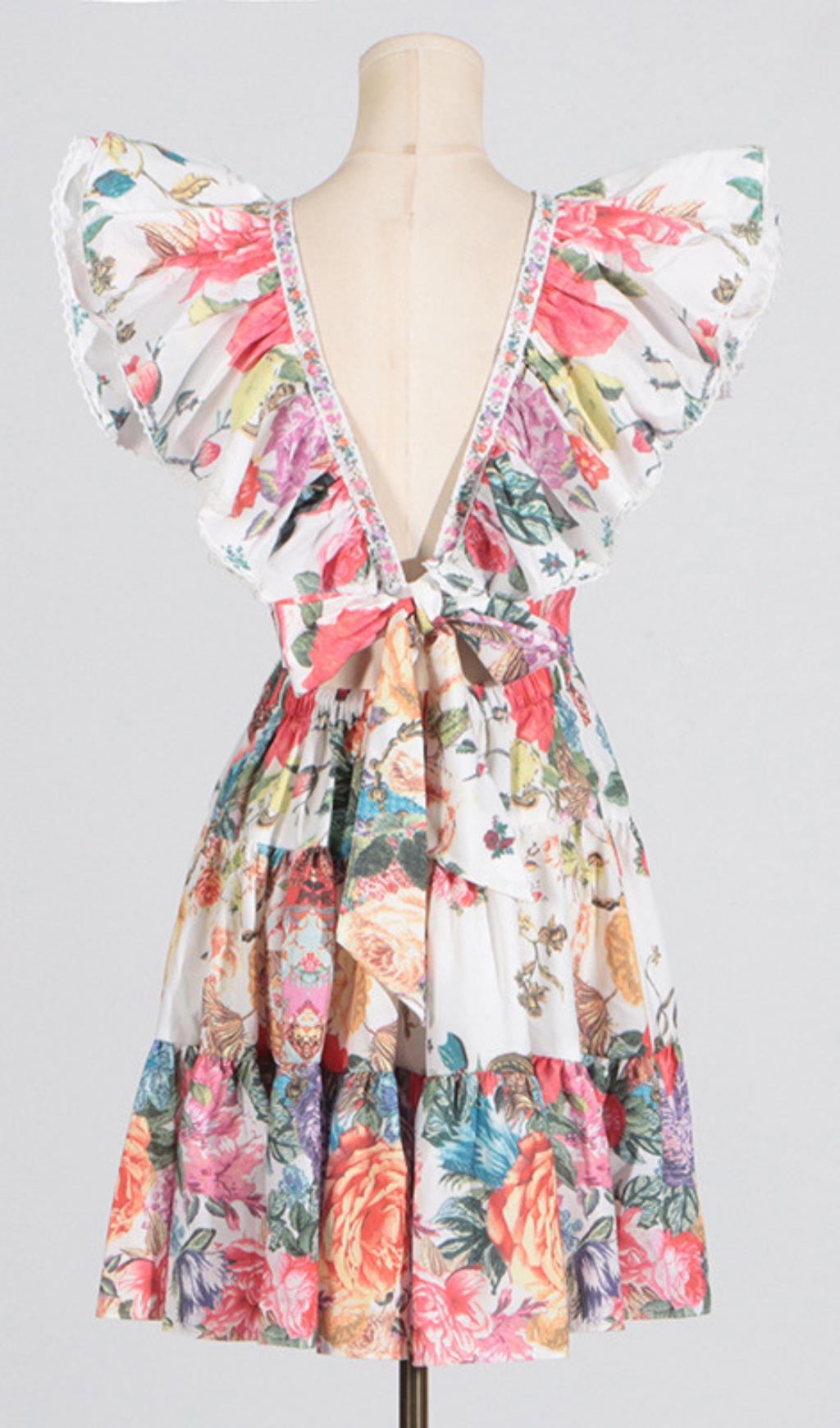 03572f5ff713495abfff5531fd968403.jpg Fashionslee Women Cortez Floral V-Neck Mini Dress