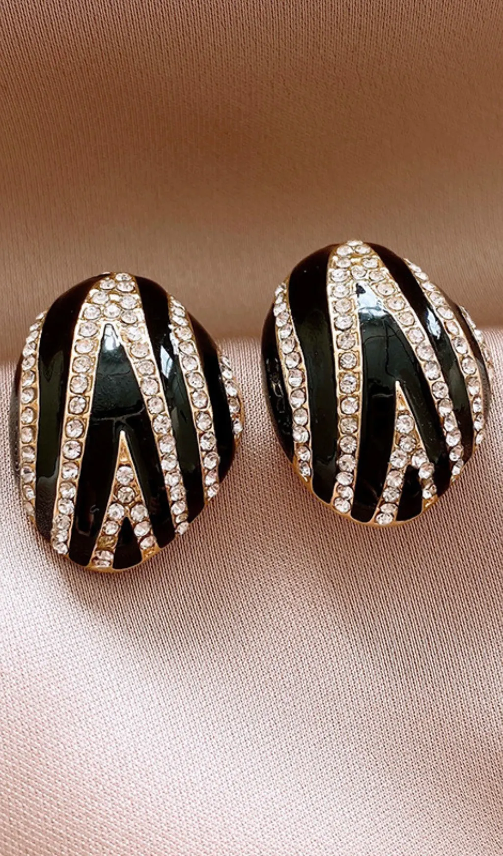 DAZZLING DIAMANTE CHANDELIER EARRINGS - OWNCI DAZZLING DIAMANTE CHANDELIER EARRINGS - OWNCI