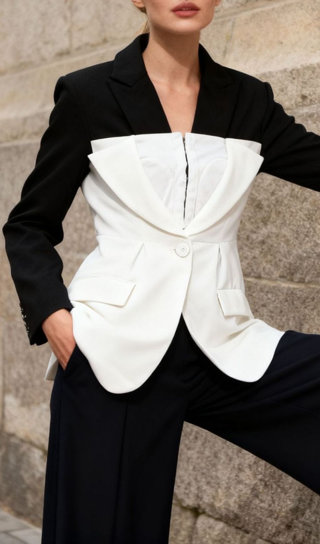 05477b8b24ff353a5f7bad6cc2e44fa1.jpg Fashionslee Women Idania Black White Patchwork Blazer