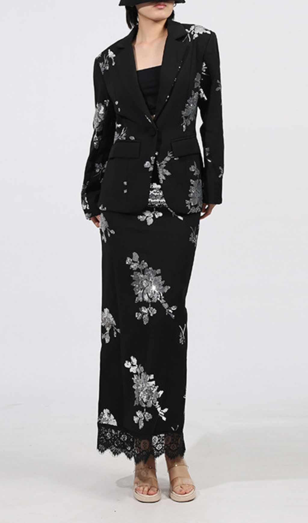 054f229cfc6323fc1c4163d9a74cf85a.jpg Fashionslee Women Gonca Sequin Flower Embellished Two-Piece Set