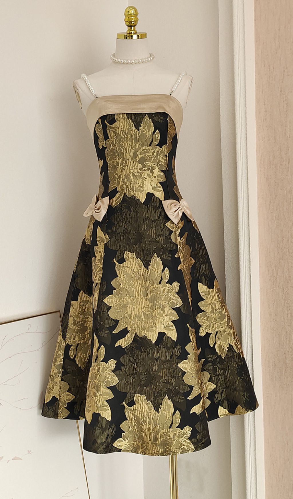 0551acf8f871d81f1093003c7dffc9de.jpg Fashionslee Women Faylinn Flower Bow Pearl Midi Dress