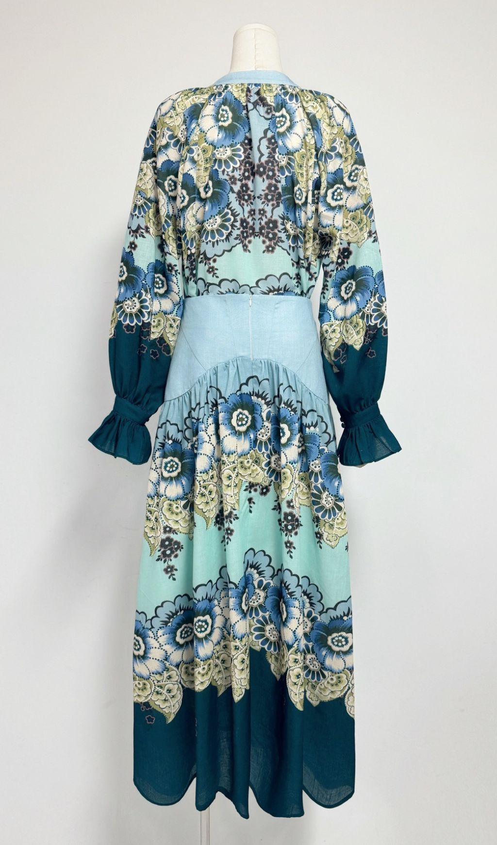 06b1438b6ee6b490c12edb7db7024472.jpg Fashionslee Women Farica Flower Printed Two-Piece Set