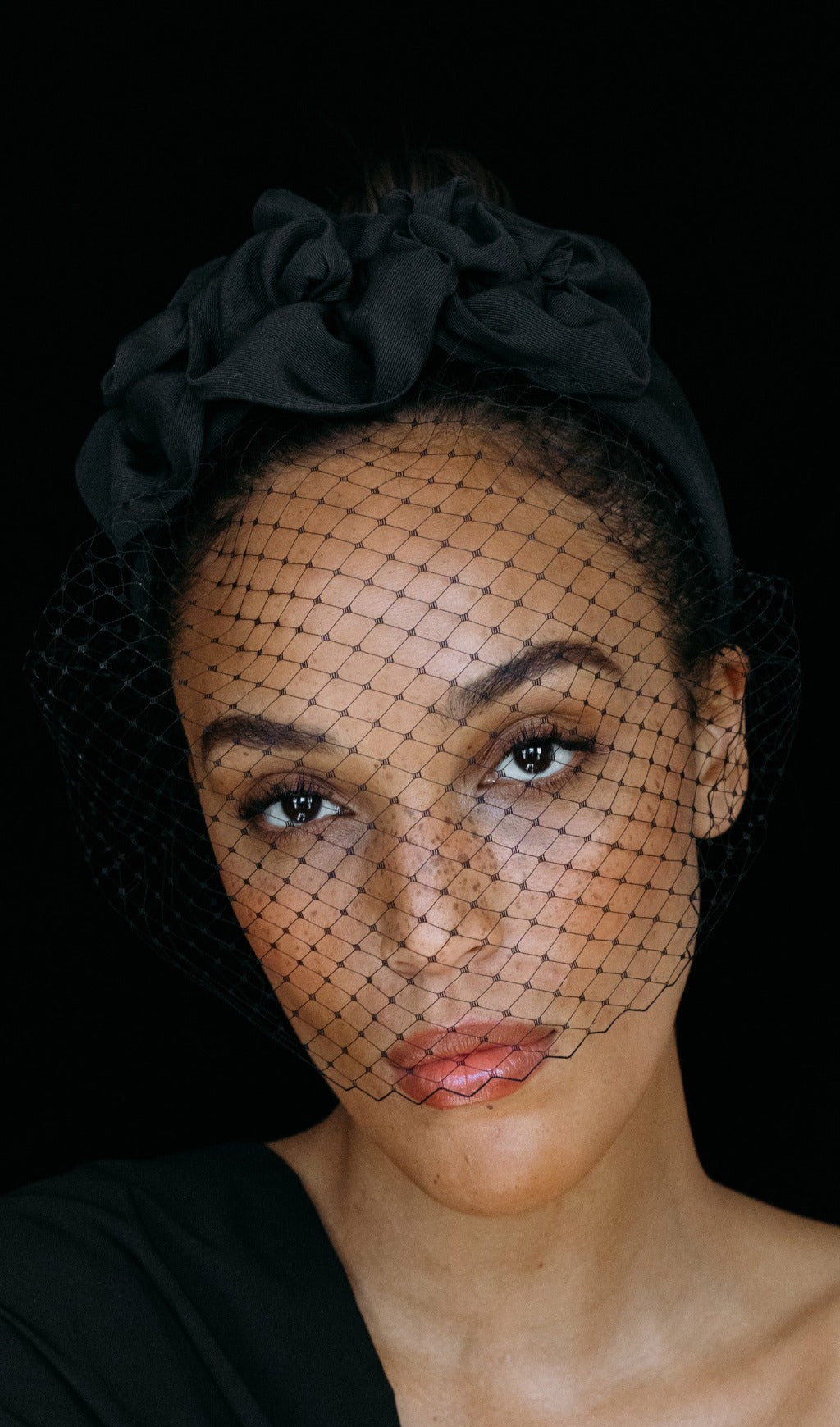 Fashionslee Women Triple Rosette With Veil In Black