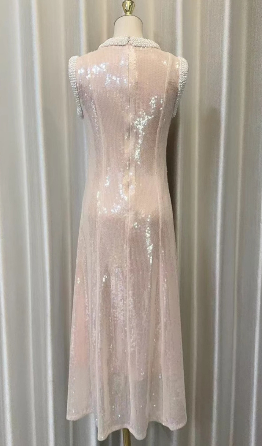 0845f7cf6a8702d887955c677de24cf7.jpg Fashionslee Women Chaniya Sequin Sleeveless Midi Dress