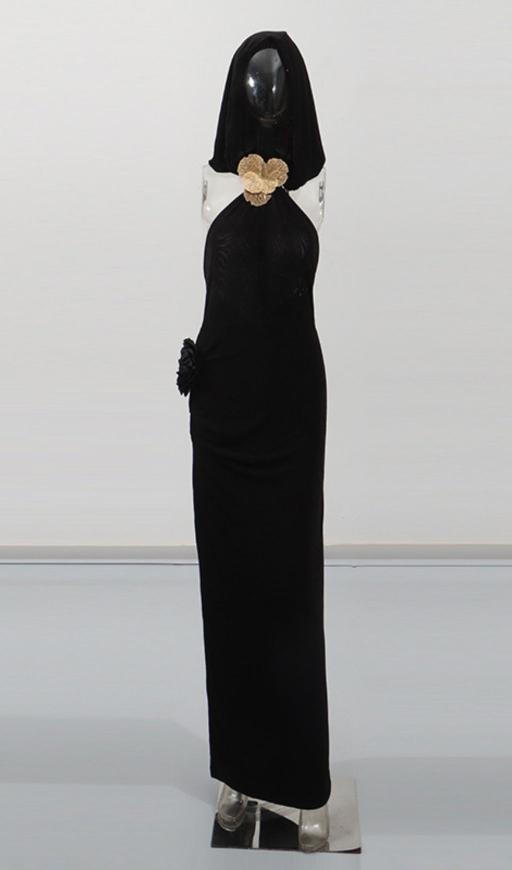 08fd08a56e33d1776df6733b58bb5a40.jpg Fashionslee Women Jyn Black Halter Flower Maxi Dress