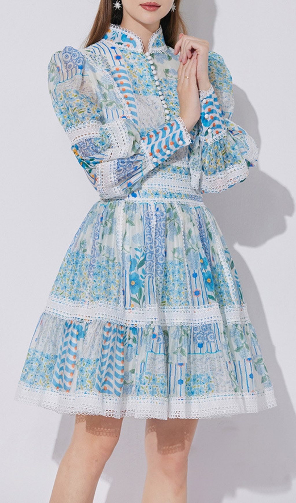 09bd2d8c6a6dfd7a23567e659c7c0b35.jpg Fashionslee Women Erla Blue Floral Long Sleeve Mini Dress