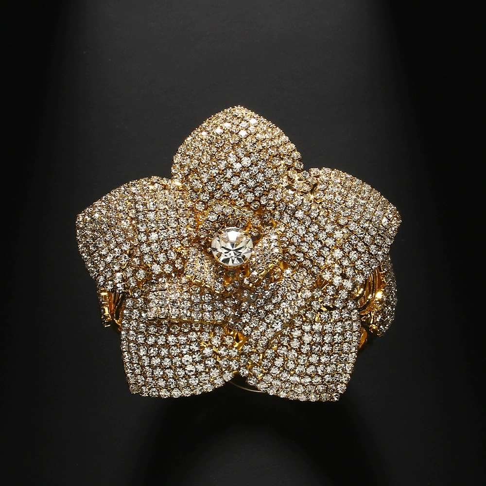 0d295cc3c93e393aac177d8d3db6cdc4.webp Fashionslee Women Kaira Diamante Flower Bracelet