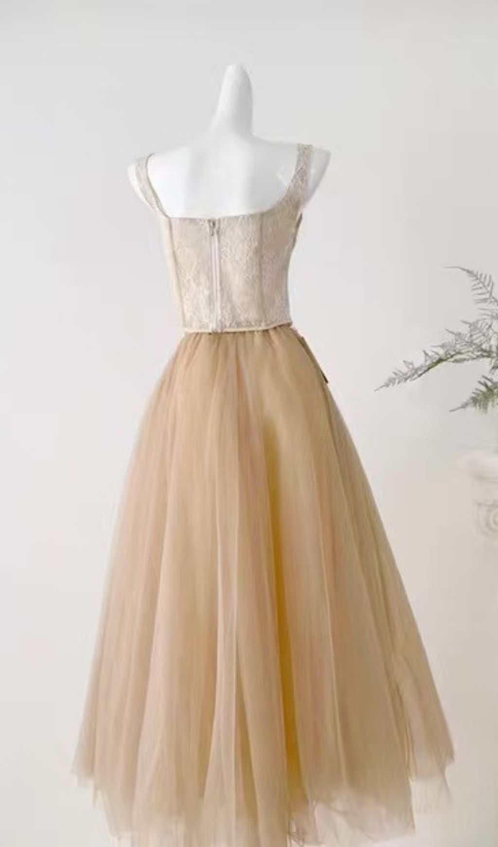 0eb4798a5f11dd86dc14ab87aa59422d.jpg Fashionslee Women Kiley Flower Corset Top & Mesh Skirt Set