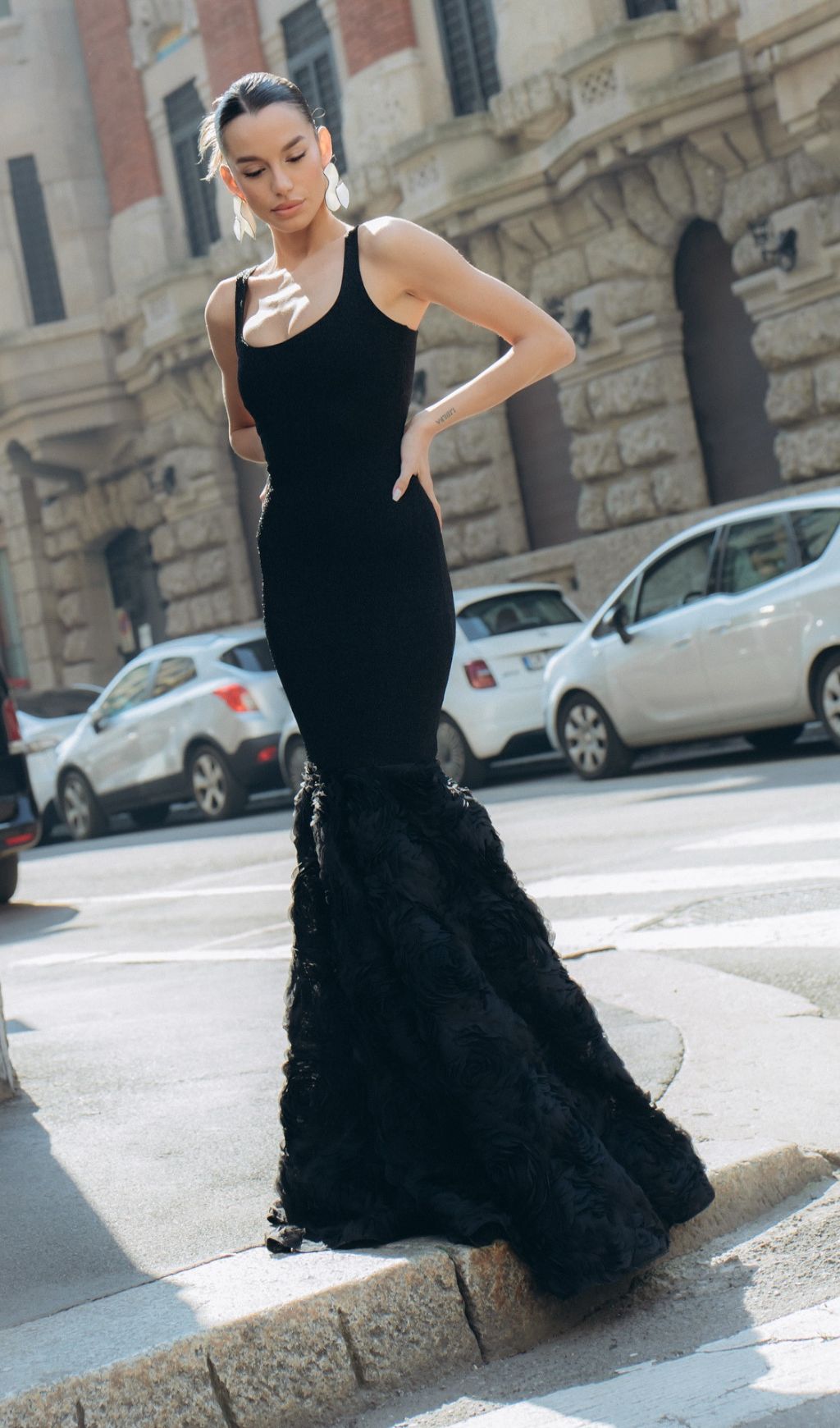 10916fdd8f900ac44eb2a468538aa11a.jpg Fashionslee Women Gowan Black Strappy Flower Maxi Dress