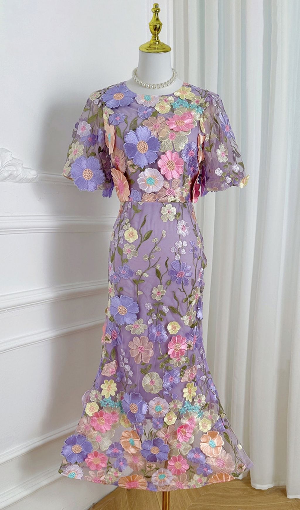 10b56ede1aa721255c5704c642a64d4c.jpg Fashionslee Women Kura Puff Sleeve Flower Embroidery Midi Dress