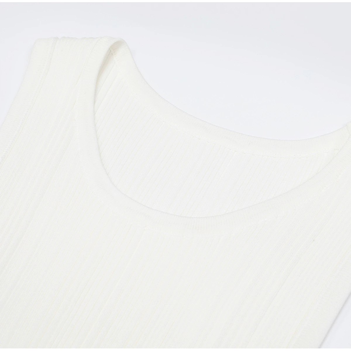 113a62914c9cbeacda53707963d9e8b2.webp Fashionslee Women Kinzy White Sleeveless Lace Midi Dress