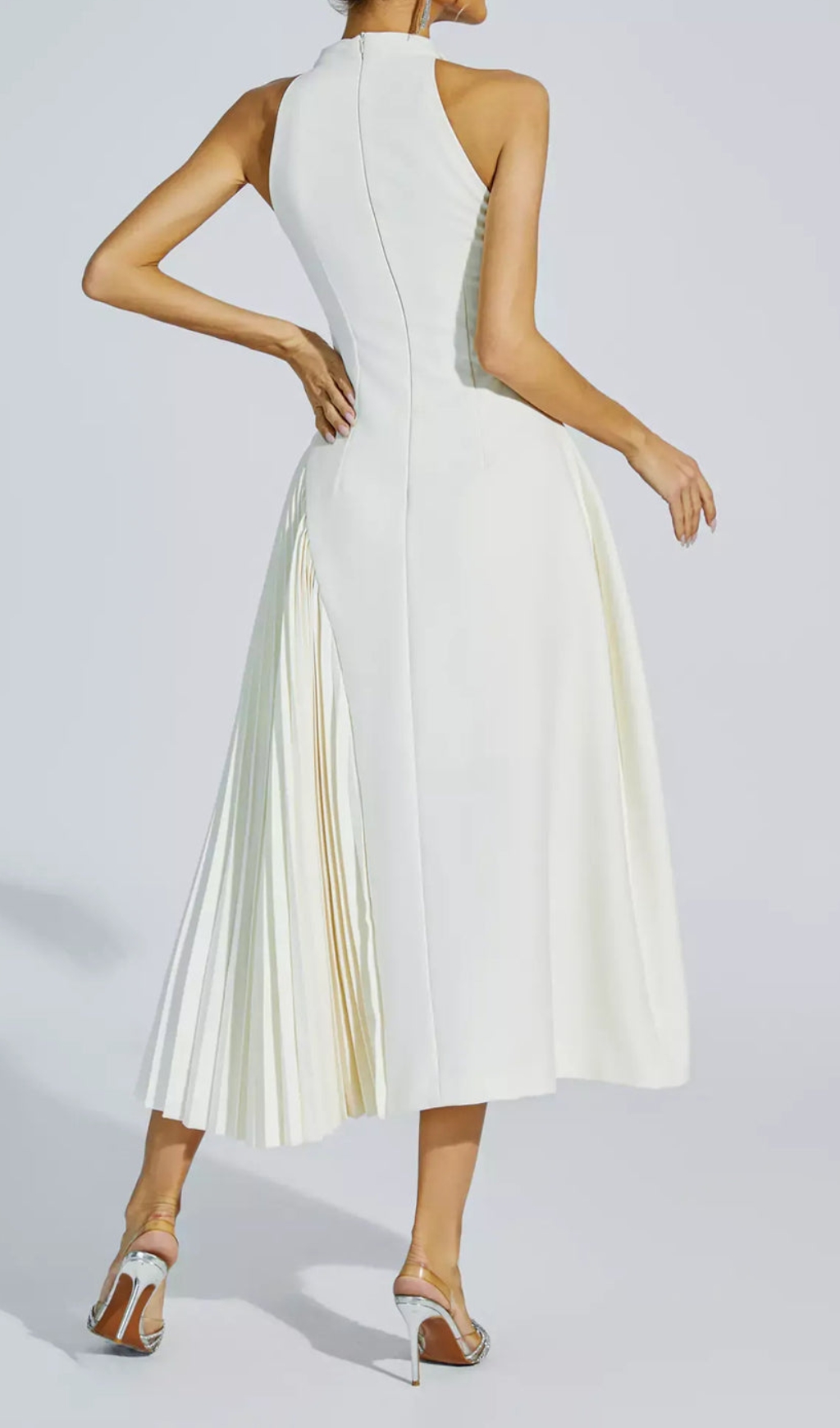 Fashionslee Women Clemency Sleeveless Pleated Midi Dress