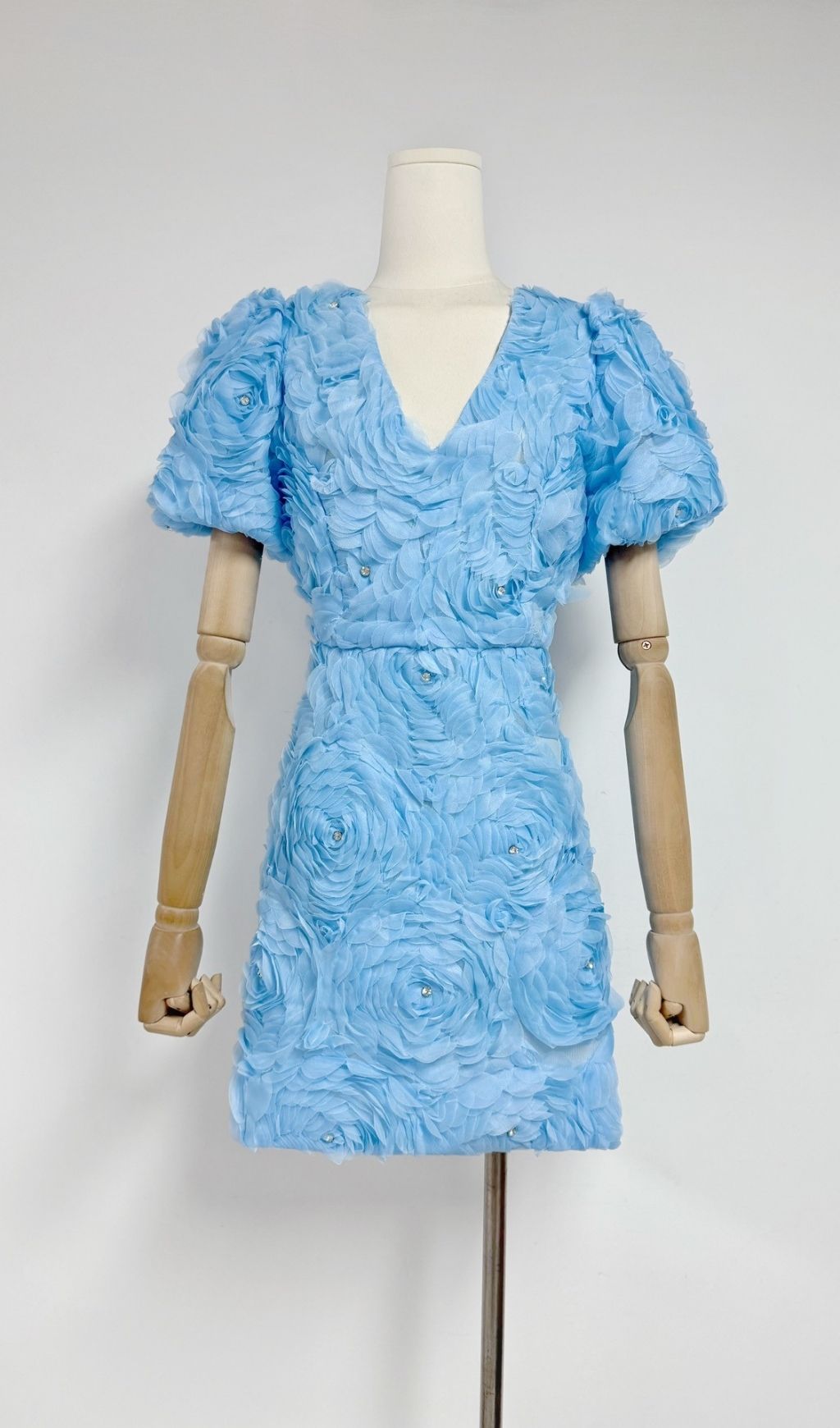 12621941aab43348692857b483704bb9.jpg Fashionslee Women Elpida Flower Puff Sleeve Mini Dress