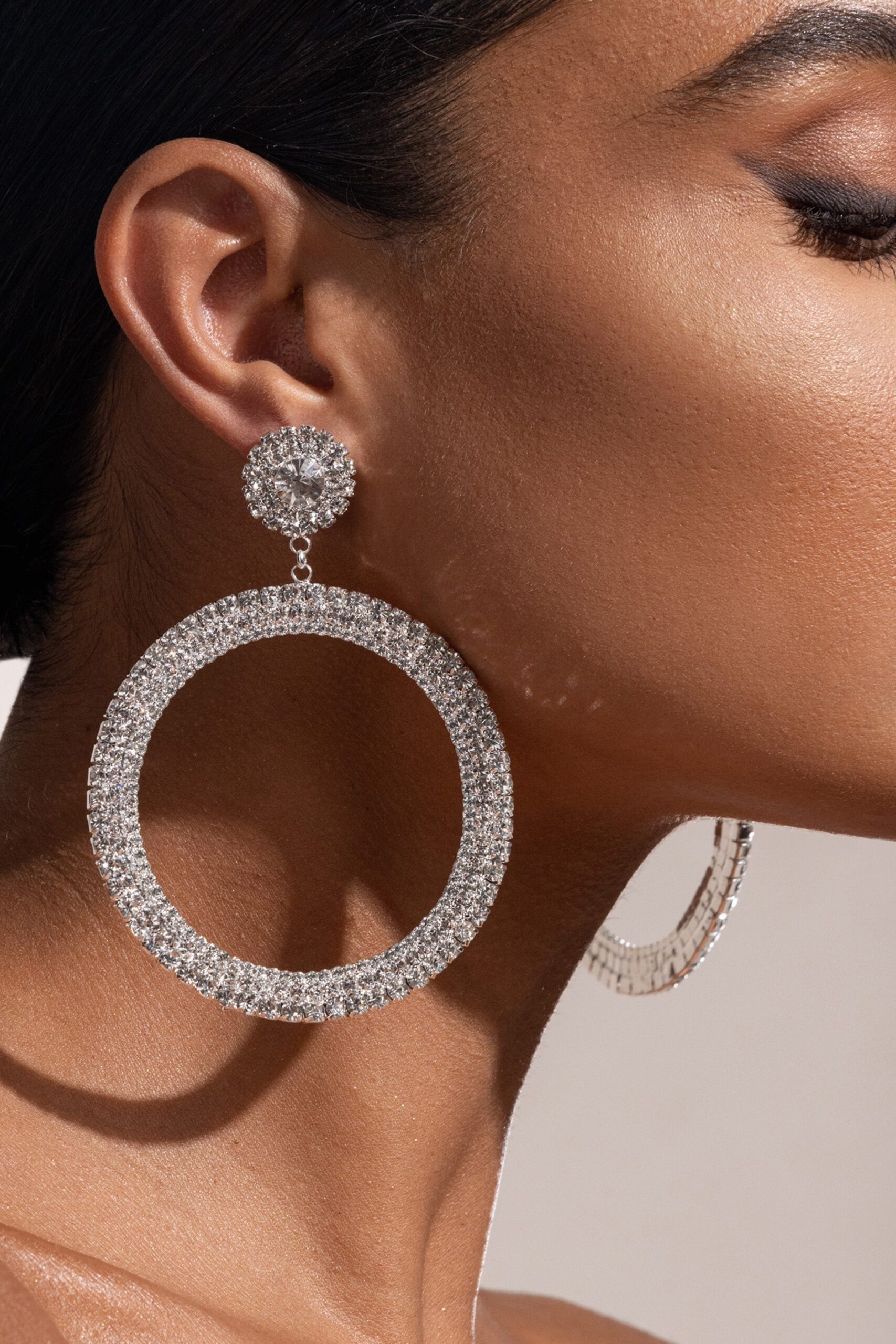 153da85e1742e9337465bff3291dfb94.jpeg Fashionslee Women Silver Diamante Hoop Drop Earrings