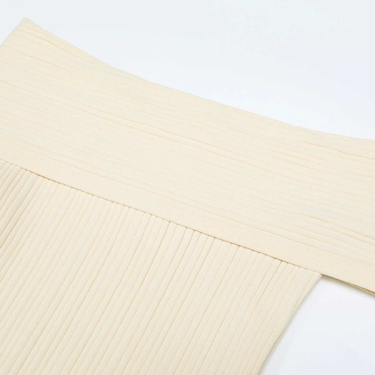 15e8ea74e1e75531d2435ae54ef2aee0.webp Fashionslee Women Kie Apricot Off-Shoulder Lace Knit Midi Dress