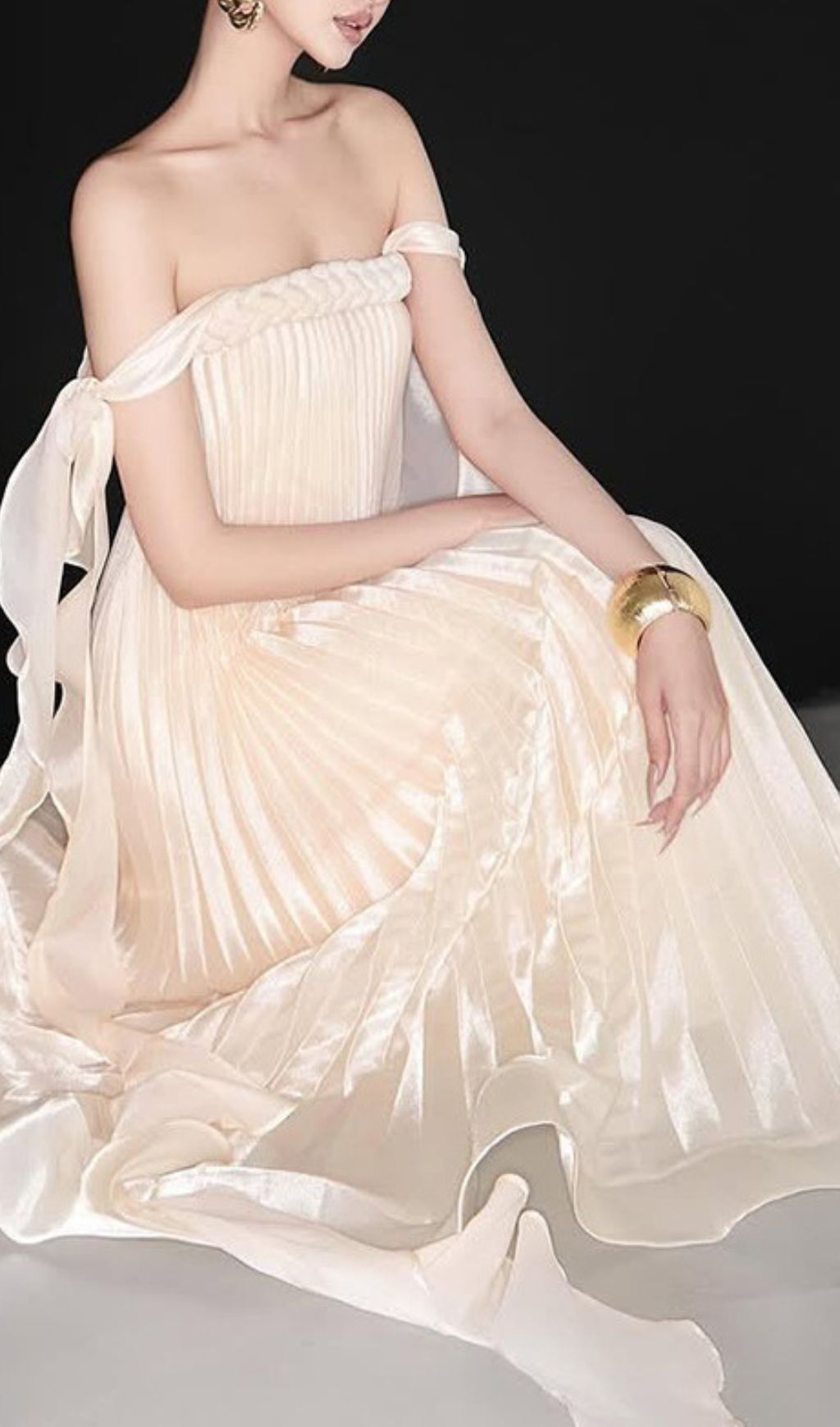 15f73e21789bfdb6bf6bb2ceadc3da1c.jpg Fashionslee Women Imogene Strapless Pleated Maxi Dress