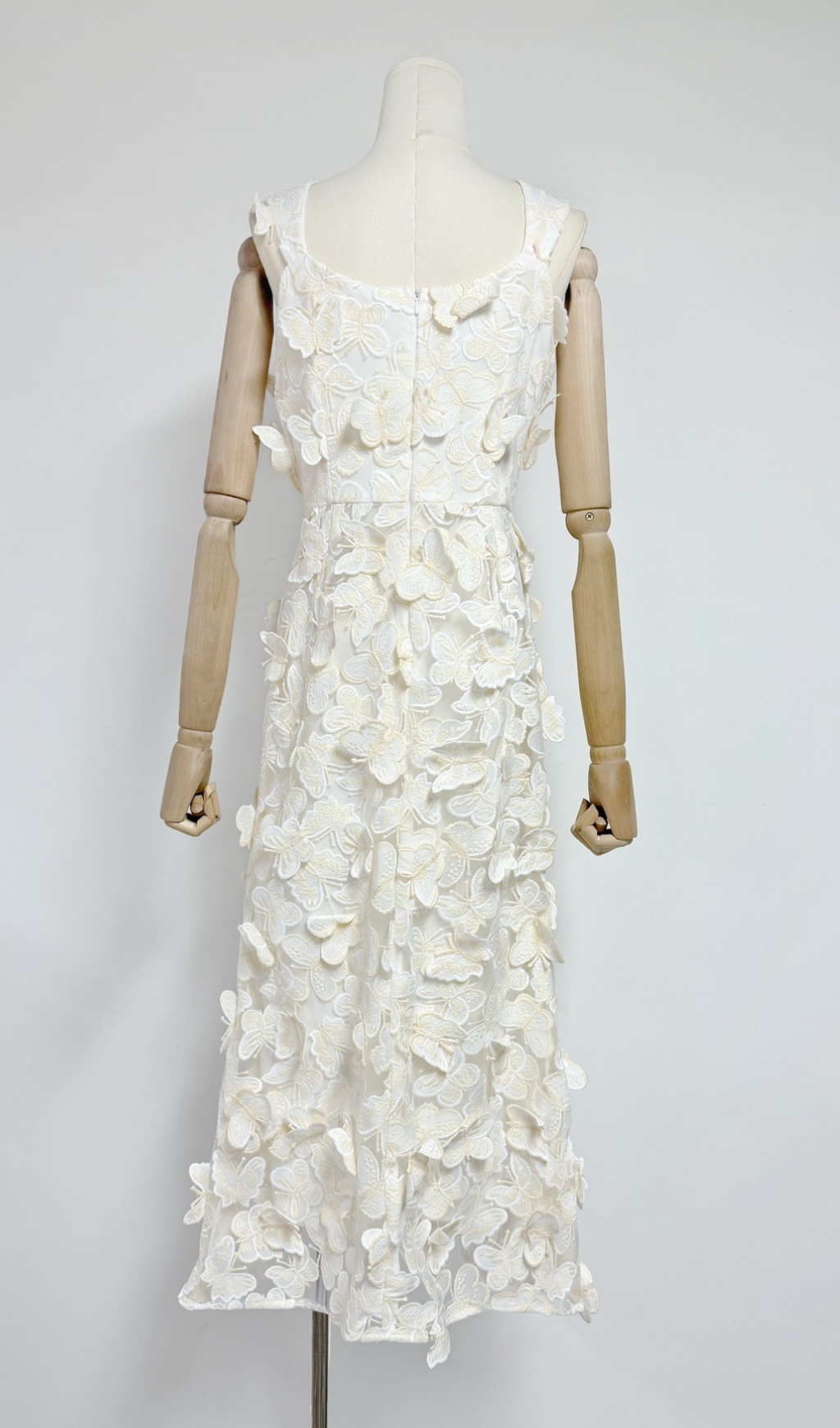 163523b7072e3c450ce4971d8b8992ae.jpg Fashionslee Women Eddy White Butterfly Embroidery Maxi Dress