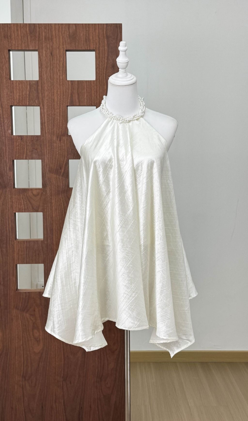 TRENDING OPEN BACK PEARL MINI DRESS - OWNCI TRENDING OPEN BACK PEARL MINI DRESS - OWNCI