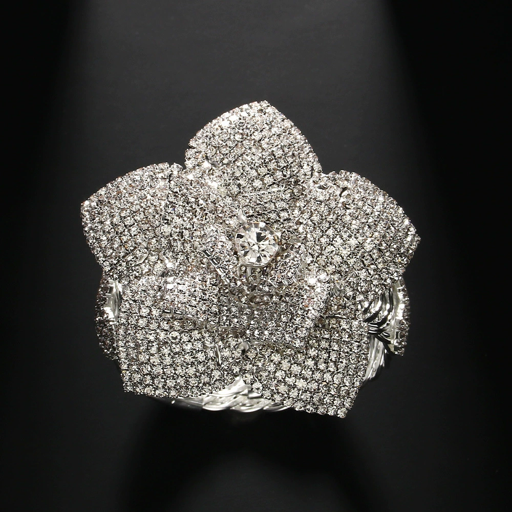 1700e4f5cd3f191083dd995a7a1eae13.webp Fashionslee Women Kaira Diamante Flower Bracelet