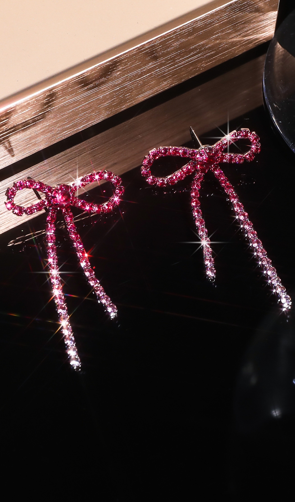 174d96116a89870c292ded455445ccc5.jpg Fashionslee Women Danelle Rhinestone Bow Earrings