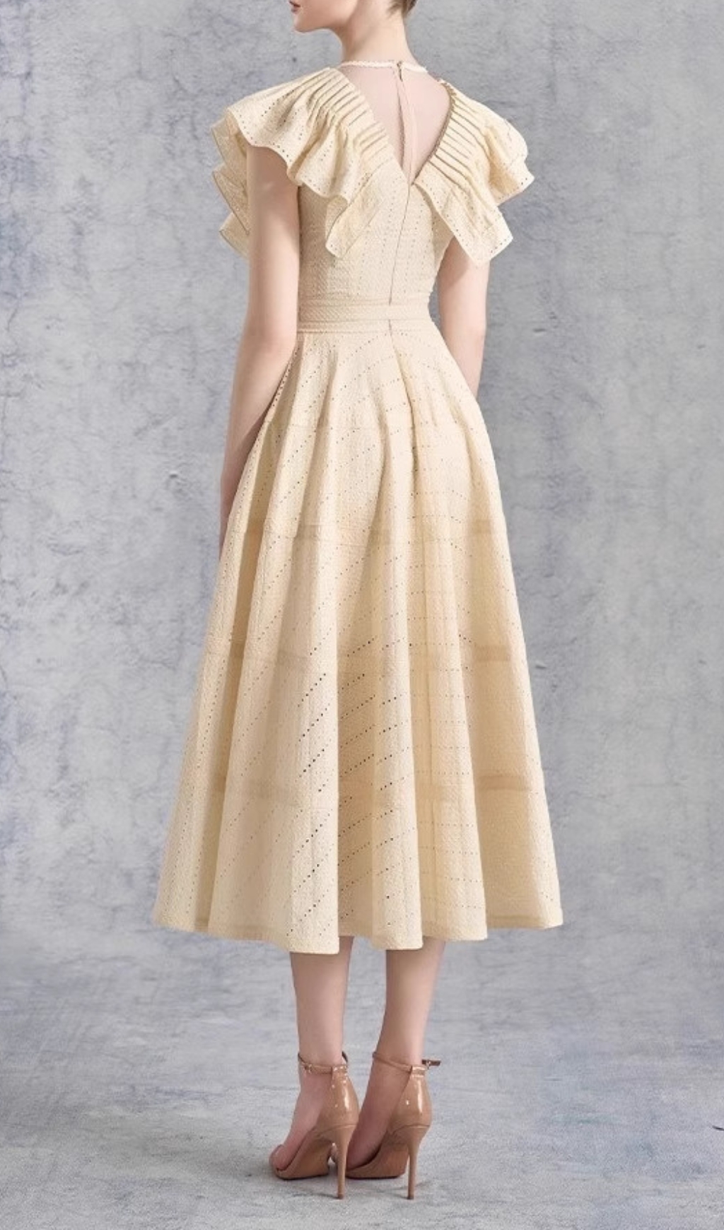 17d2345f702984c30c47654952e6d177.jpg Fashionslee Women Doris V-Neck Pleated Midi Dress