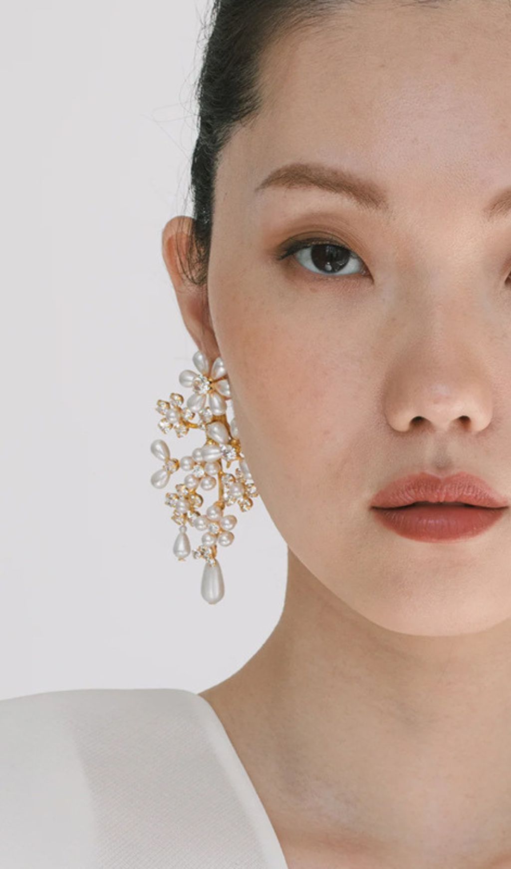 Fashionslee Women Kaitlyn Pearl Flower Earrings