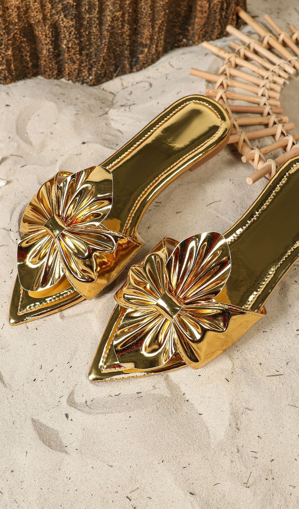 Fashionslee Women Kyri Gold Bow Sandals