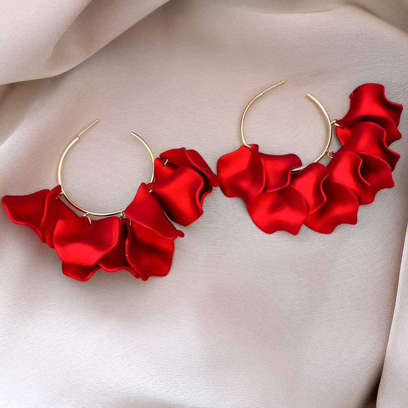 1aee64ec71a184697742bd919dc346e1.jpg Fashionslee Women Dina Red Petal Earrings