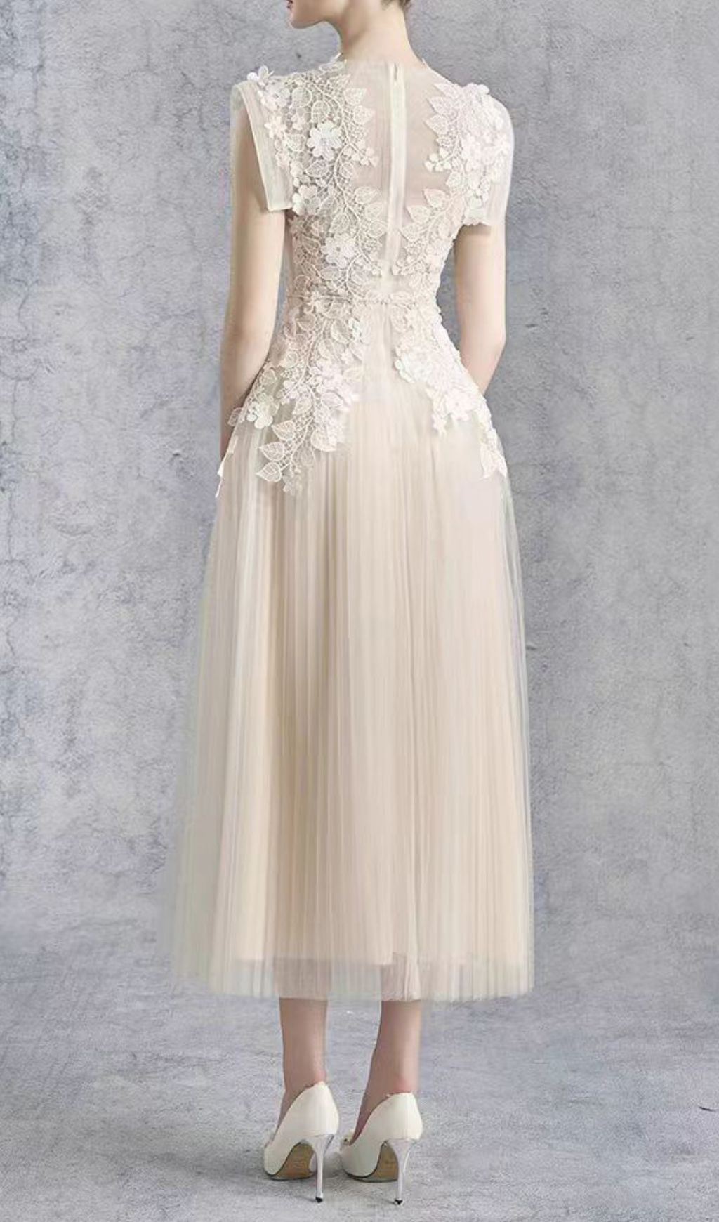 Fashionslee Women Faina Flower Embroidery Midi Dress