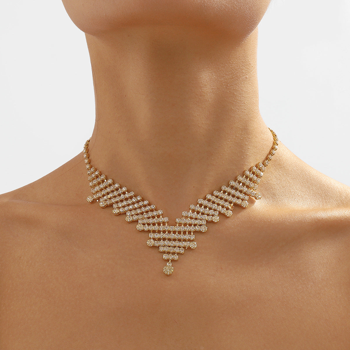 1d0b8a42c5b889d61255b3e2a53fd5f1.jpeg Fashionslee Women Gold Rhinestone V-Shaped Necklace