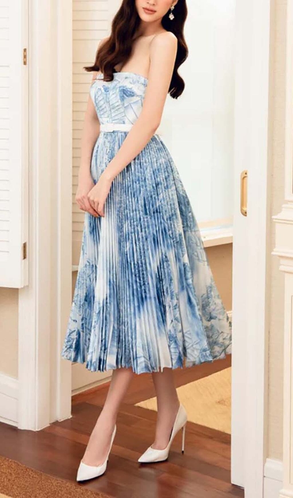 Fashionslee Women Bandeau Pleated Midi Dress In Blue