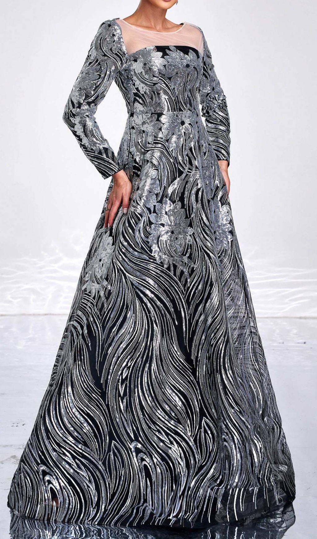 22386ed4a2b600073b5f42ff734a38d3.jpg Fashionslee Women Charae Silver Sequin Long Sleeve Maxi Dress