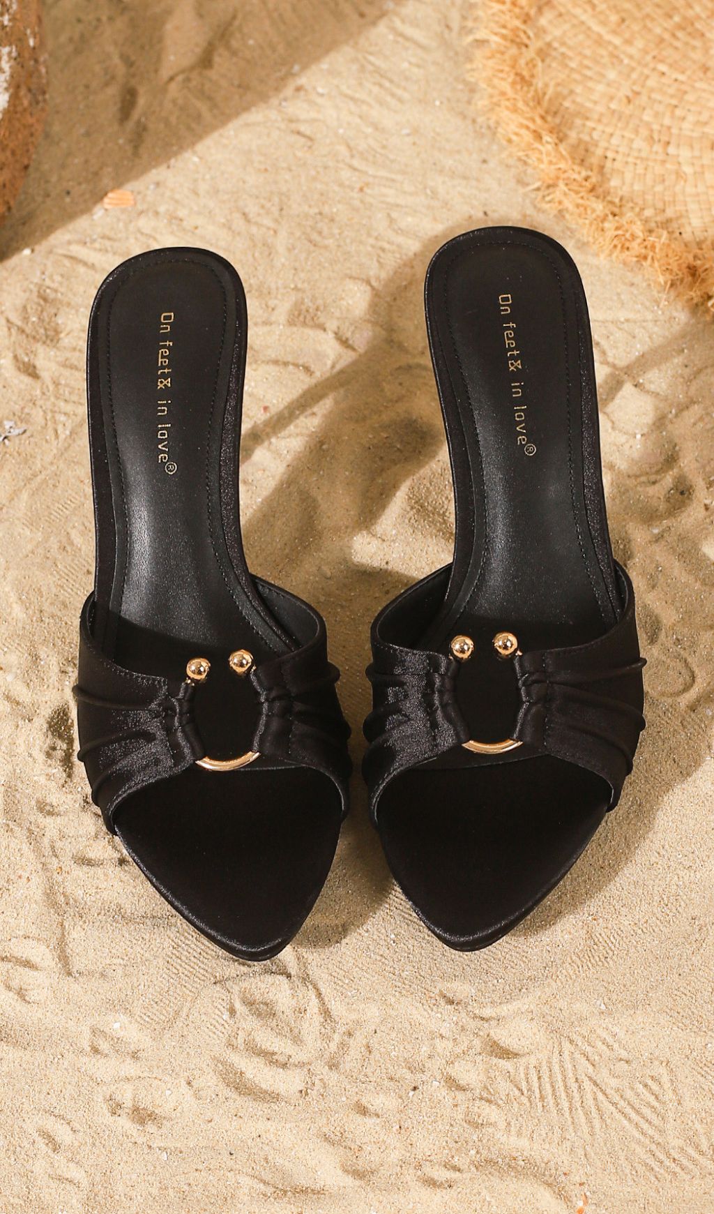 Fashionslee Women Haydn Black Hollowout Sandals