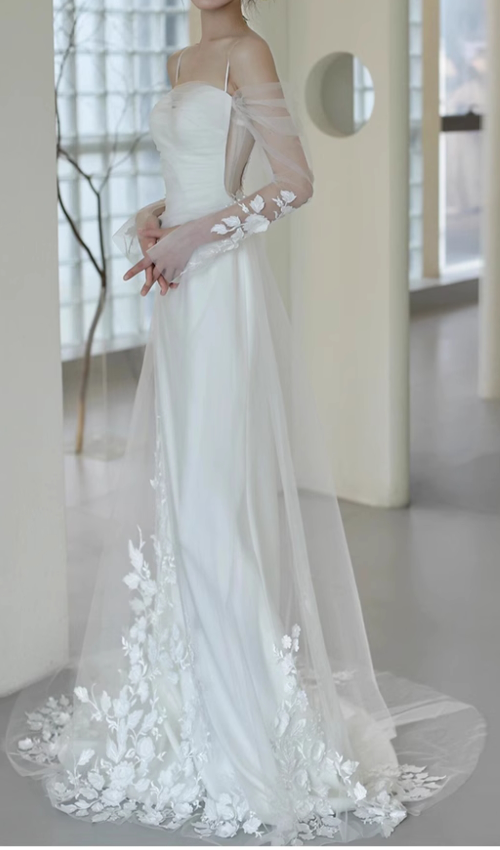 23125b0ff5b626aeeb3d68245ba104df.jpg Fashionslee Women Chucky White Mesh Leaf Wedding Dress