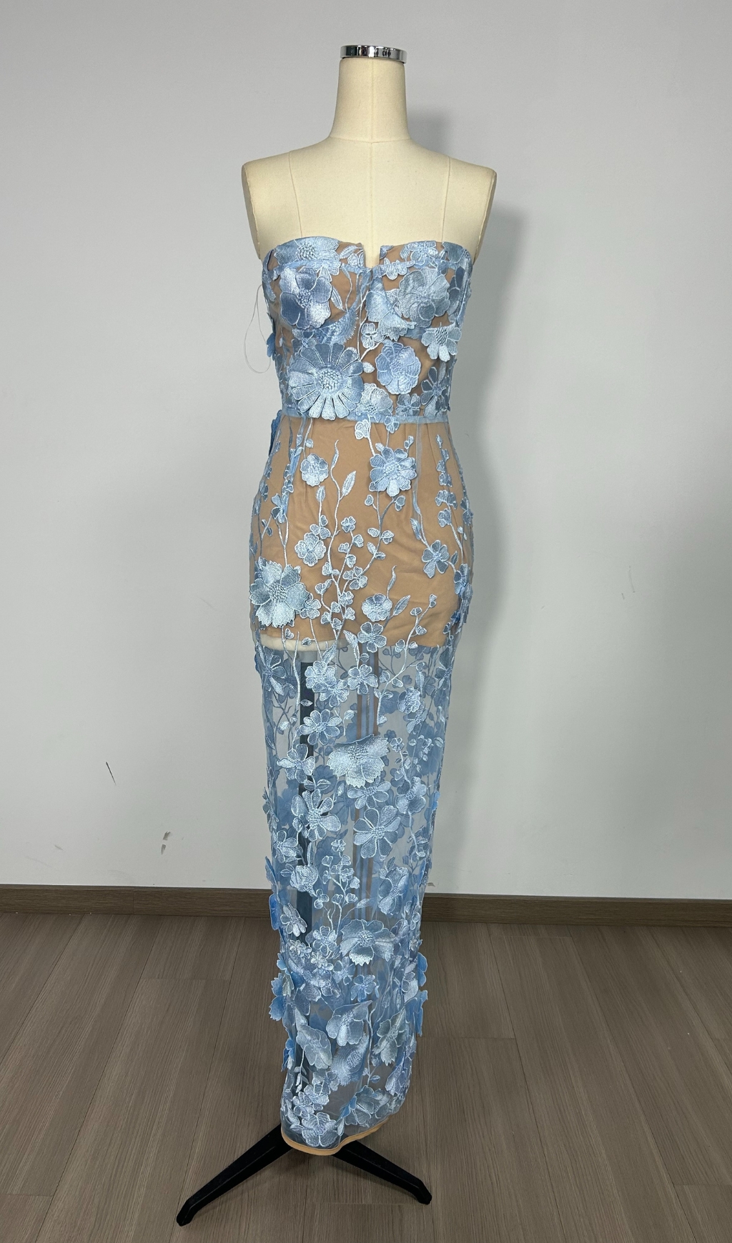 2517355a75bed737ef360b684ab6454b.jpg Fashionslee Women Decla Blue Strapless Flower Maxi Dress