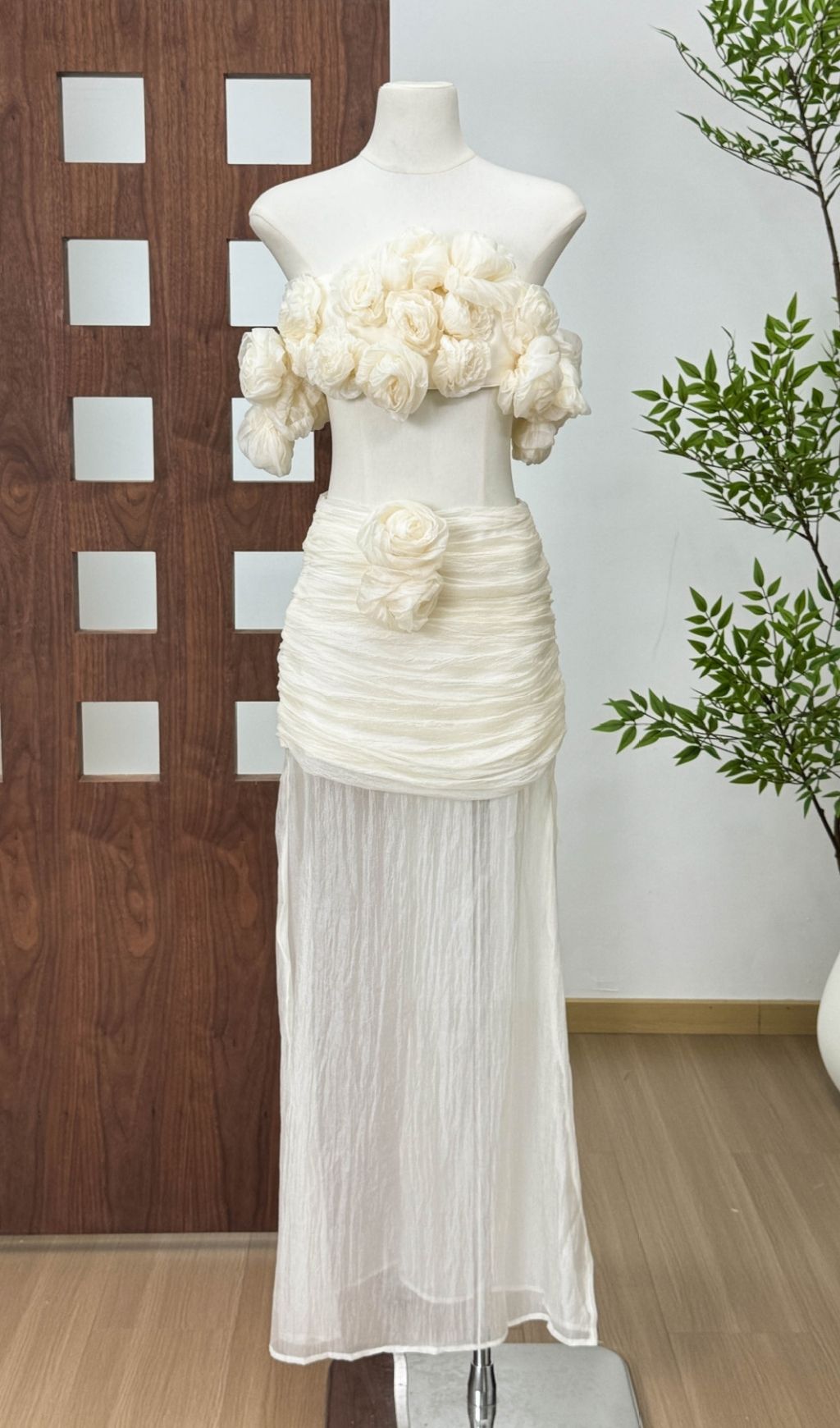 260f46d10f6e6535c2dfd08c2fe33d3f.jpg Fashionslee Women Kella Flower Two-Piece Set