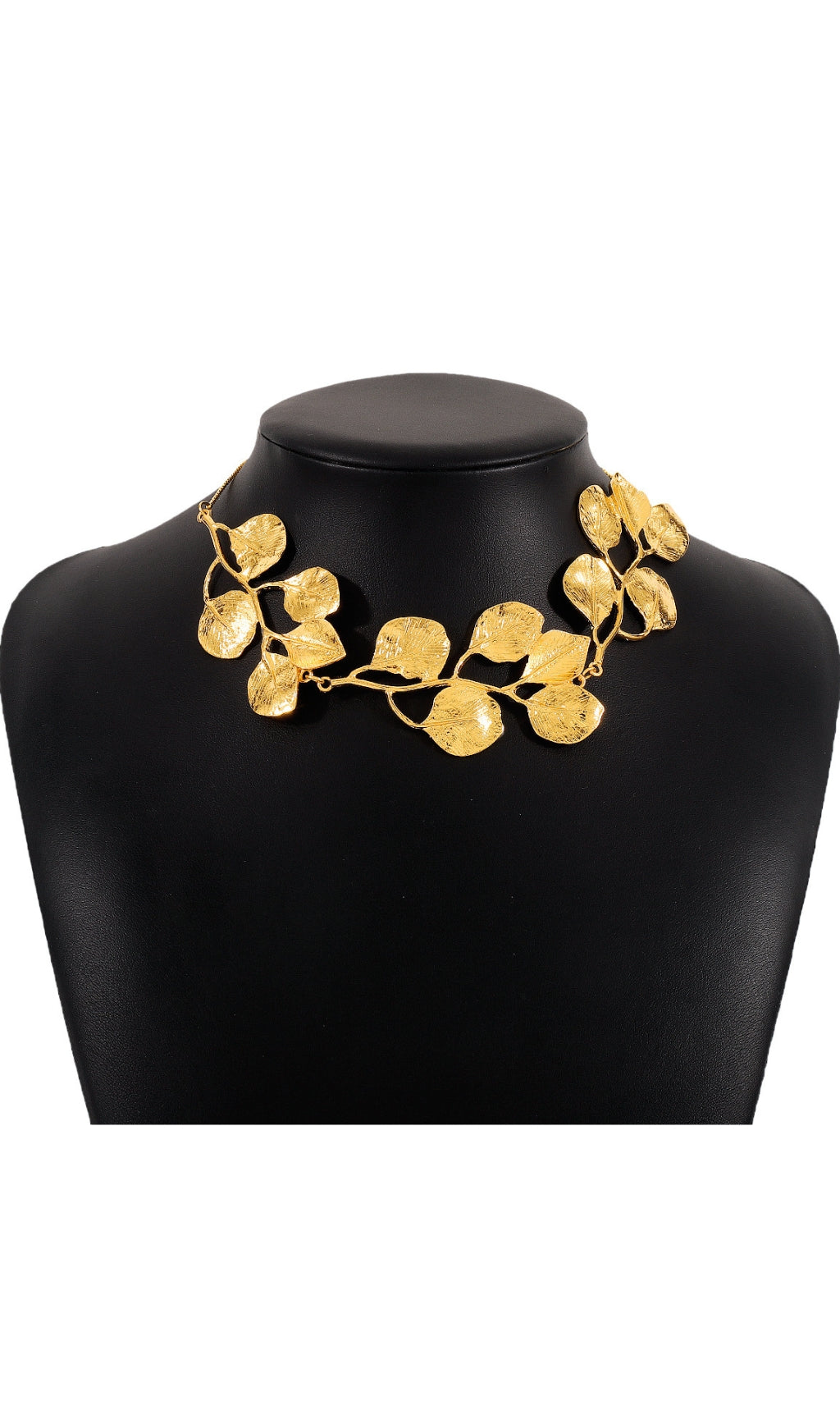 Fashionslee Women Exaggerated Leaf Choker