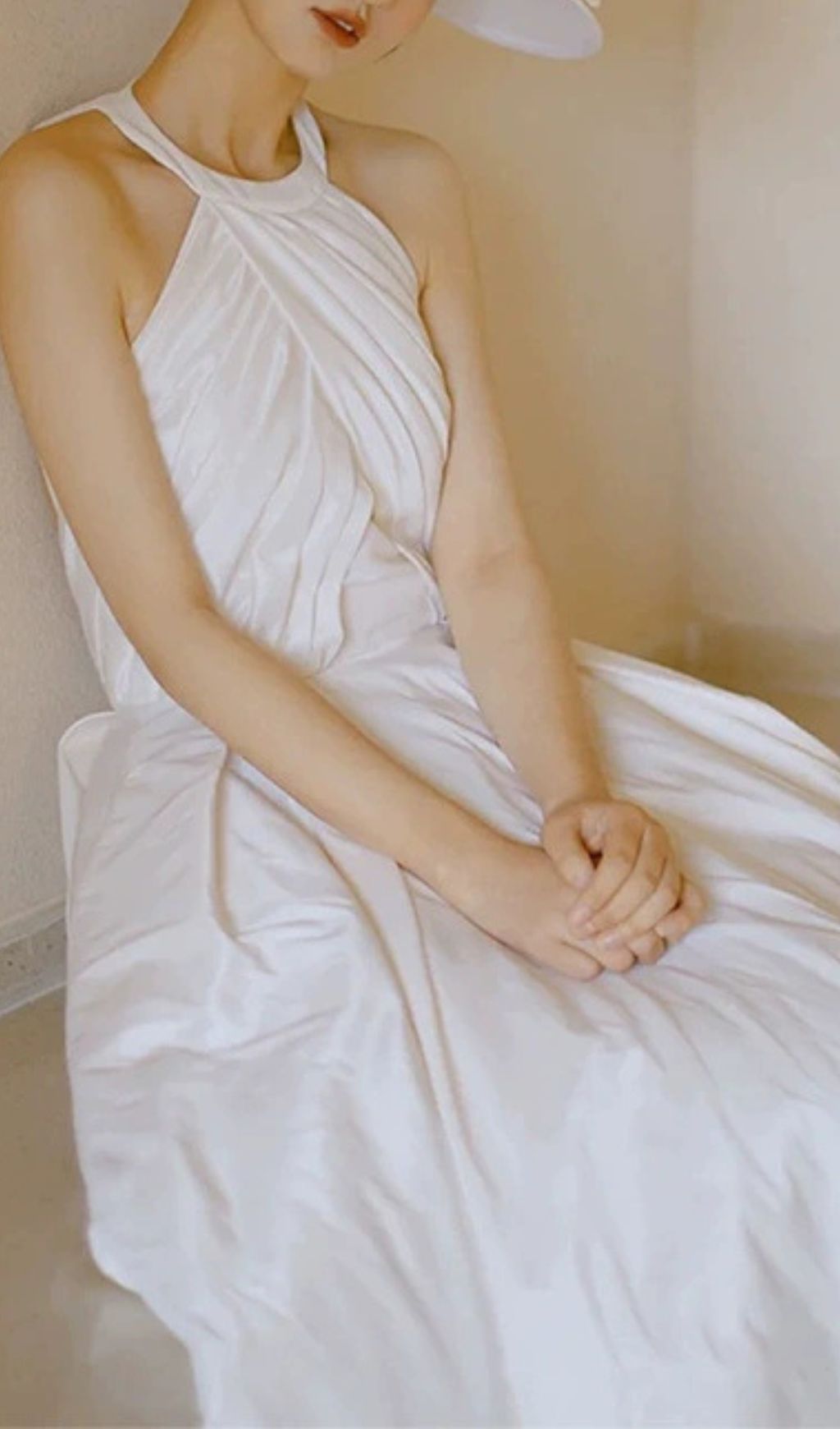 VIRAL WHITE HALTER BACKLESS WEDDING DRESS - OWNCI