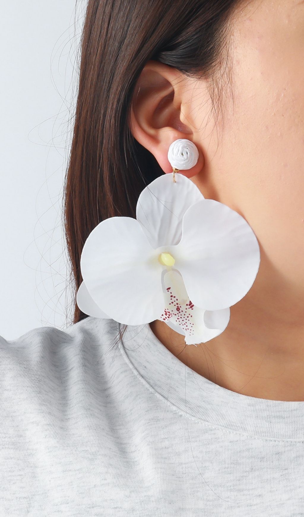 28cd861719eafb2d936addc7d94cc361.jpg Fashionslee Women Olatunde White Flower Earrings