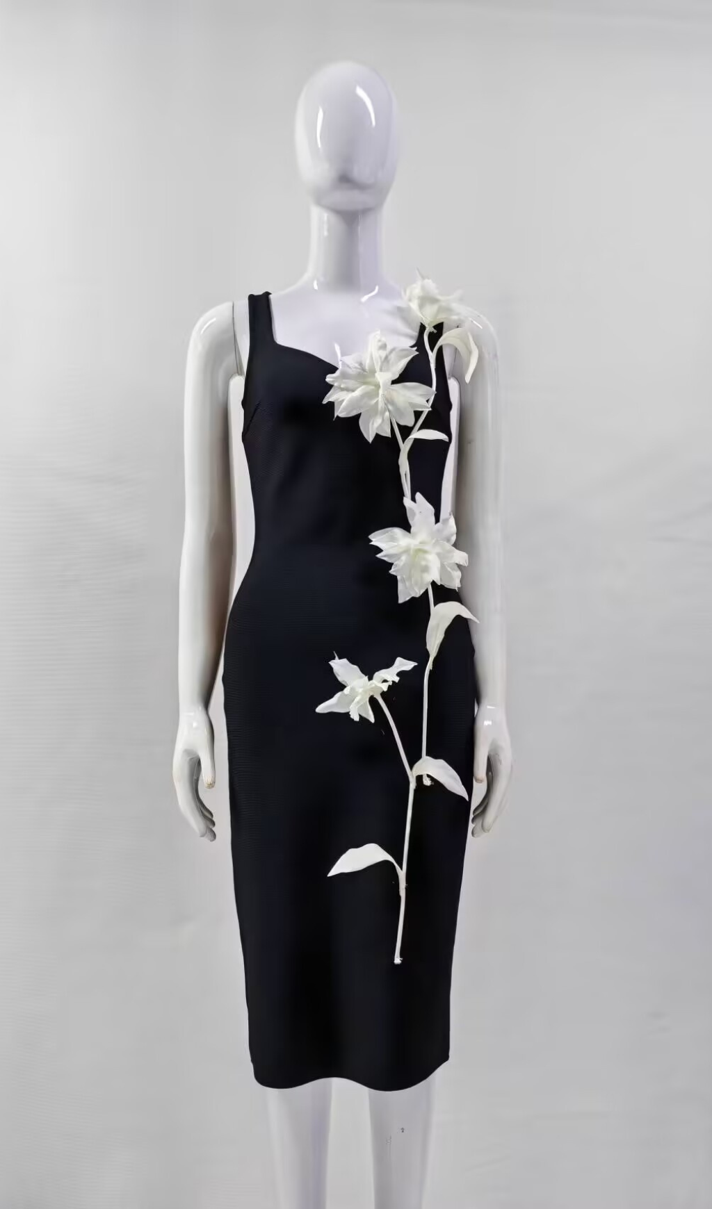 2a11028874abbd726e49b69ac6c60aa8.png Fashionslee Women Chemed Black Flower Embellished Midi Dress