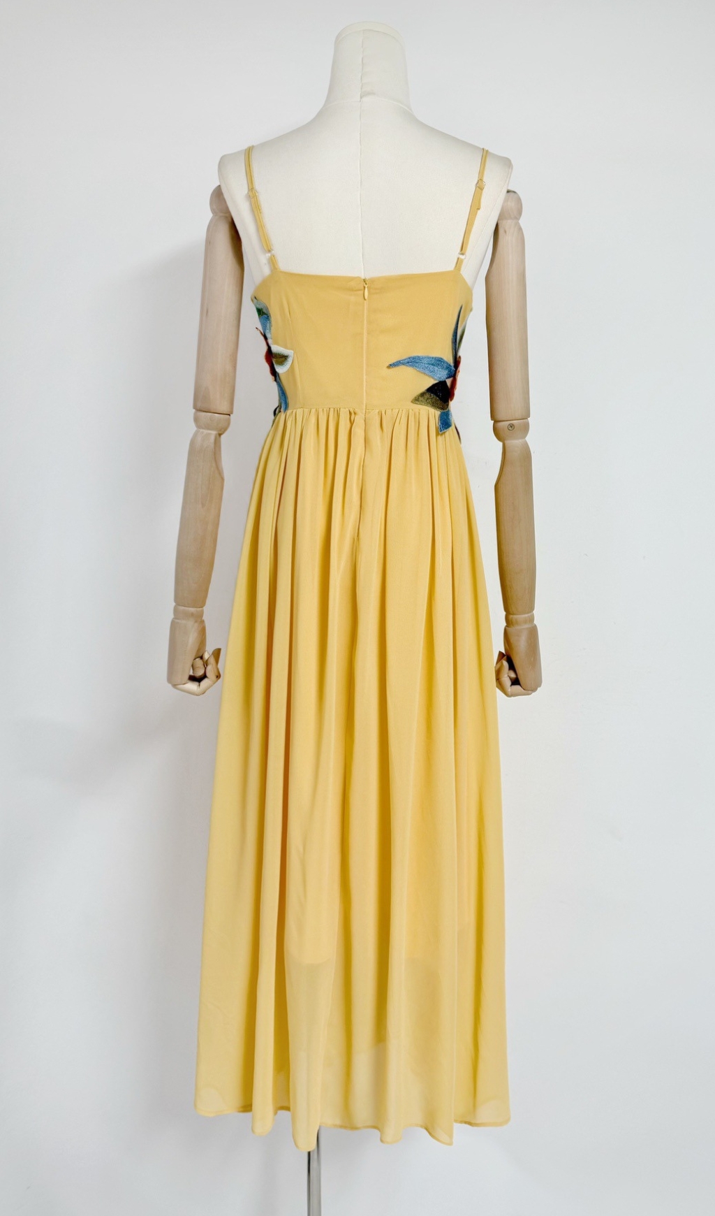 2cddb9ea556e46fd84f04c51c98b86cd.jpg Fashionslee Women Emanuele Yellow Flower Embroidery Maxi Dress