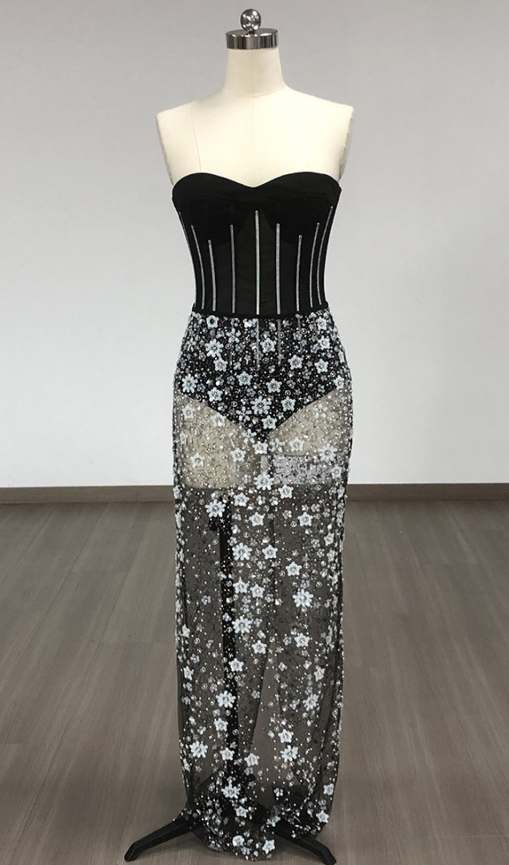 2e02bb5751cff99c7809a2c1dc41b048.jpeg Fashionslee Women Aubriella Sequin Flower Skirt Set
