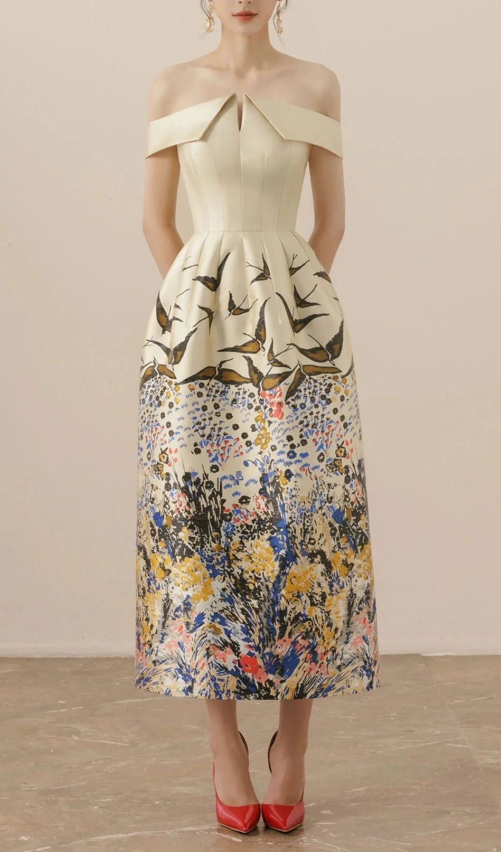 Fashionslee Women Nina Retro Floral Print Off-shoulder Midi Dress in Apricot