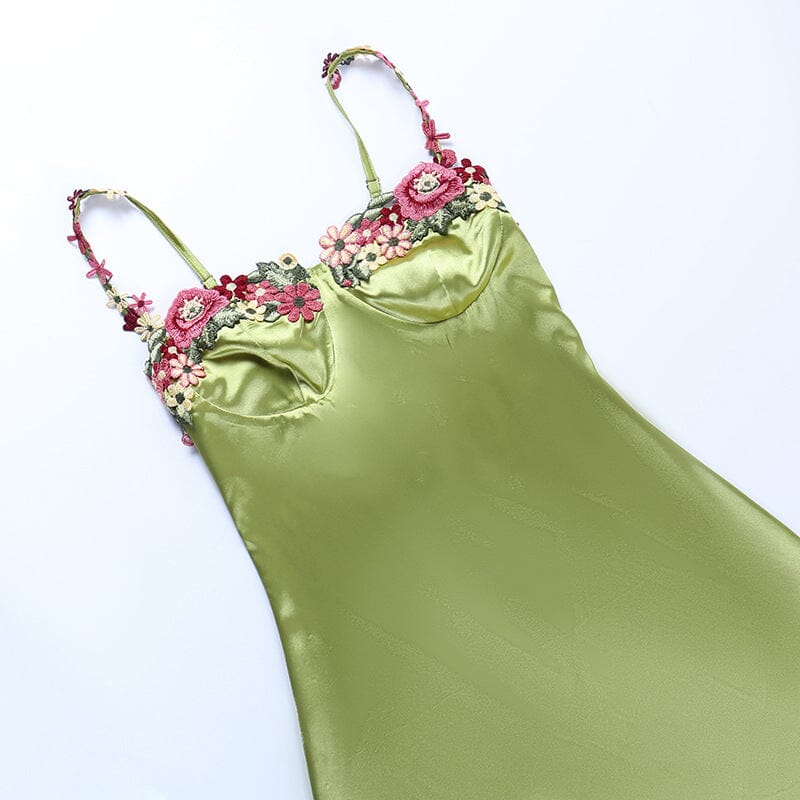 30040e74e4ff3d41cd79e9201324f02f.jpeg Fashionslee Women Floral Strap Satin Dress