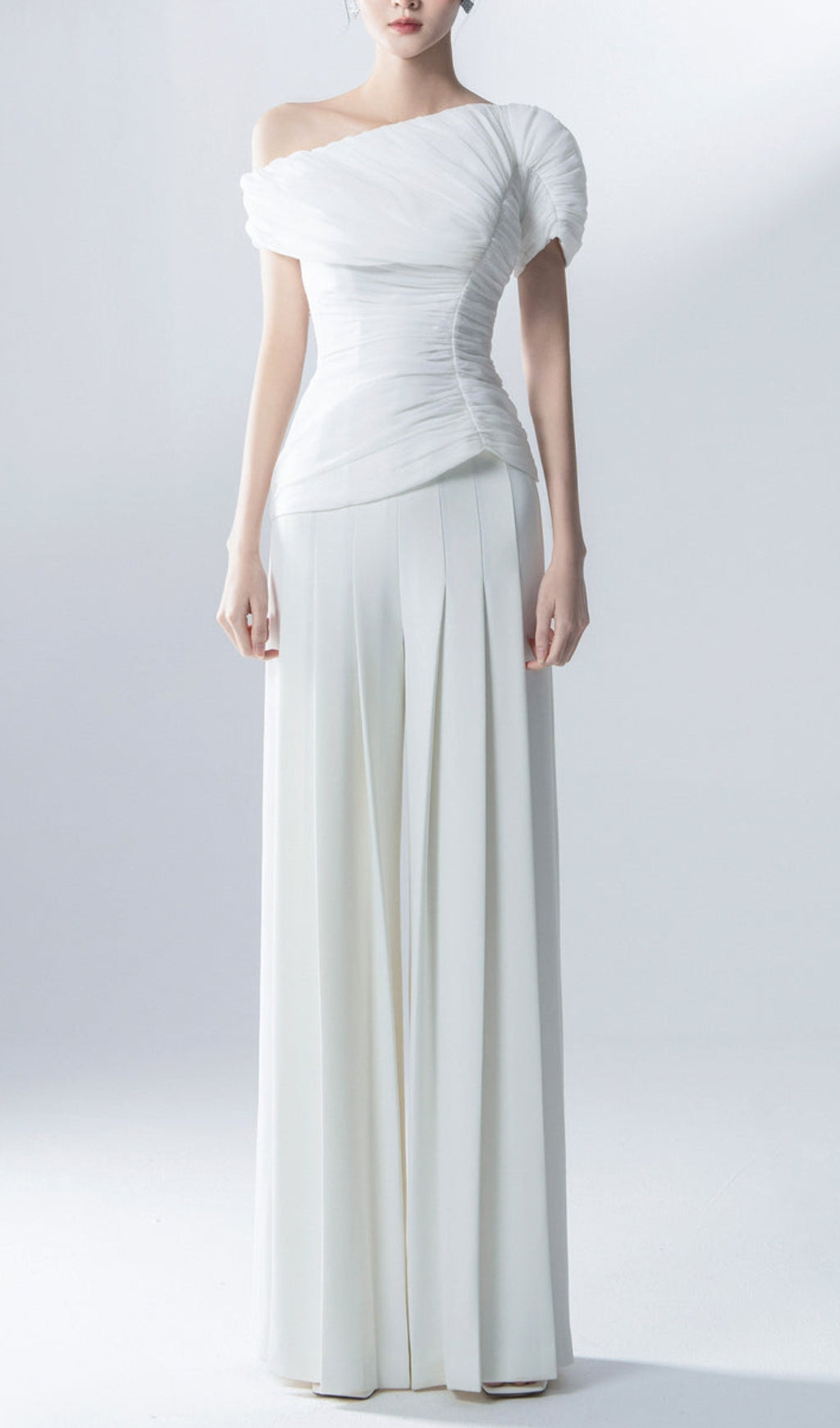 31fe49edf9f4b75cbedf4c97793e9282.jpeg Fashionslee Women Aviva White Feather Pleated Two-Piece Suit