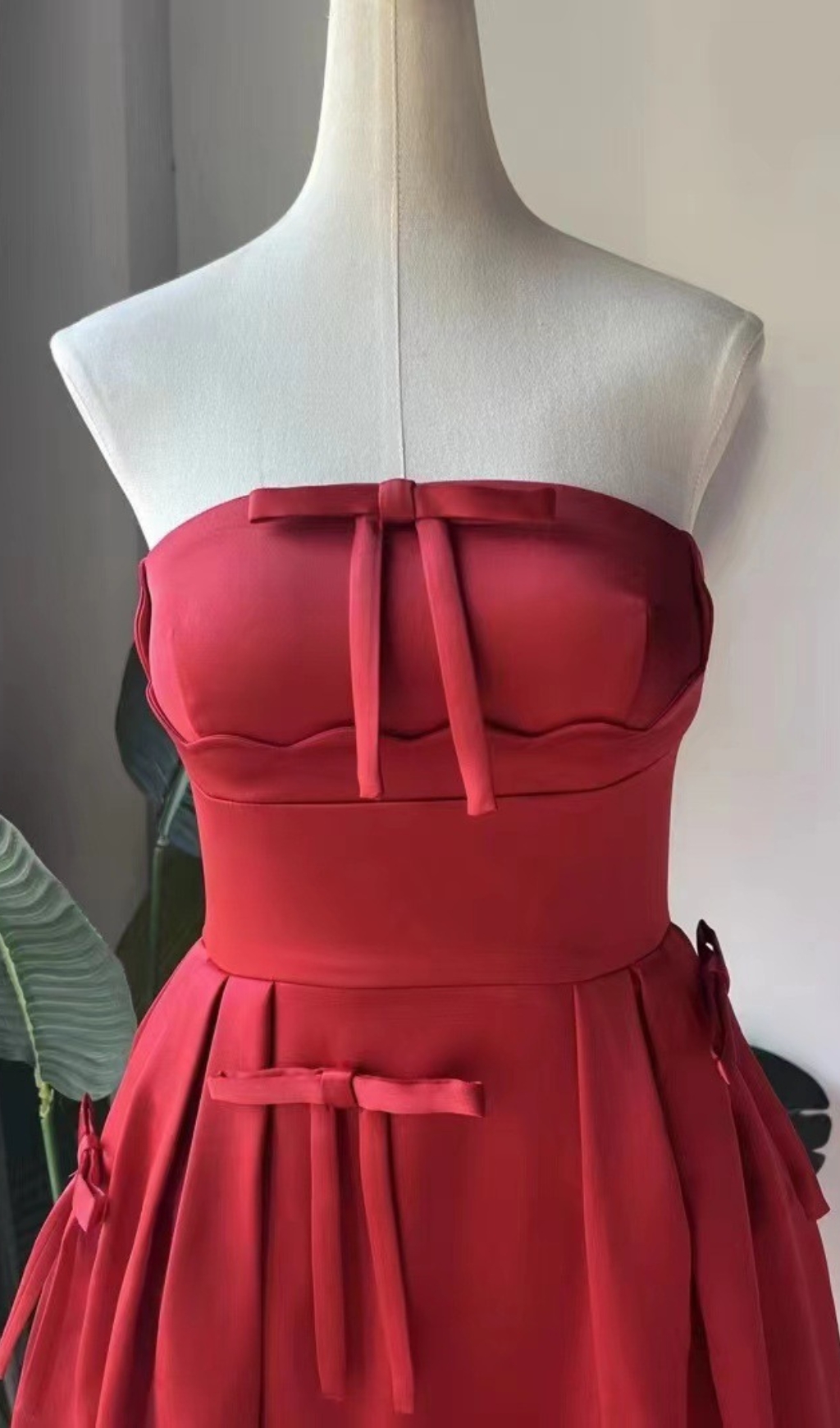 329748137278d4811e9d4fc4ee85f63e.jpg Fashionslee Women Berkant Red Strapless Bow Midi Dress